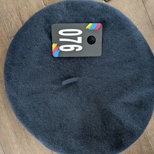 076_Dark Blue Beret